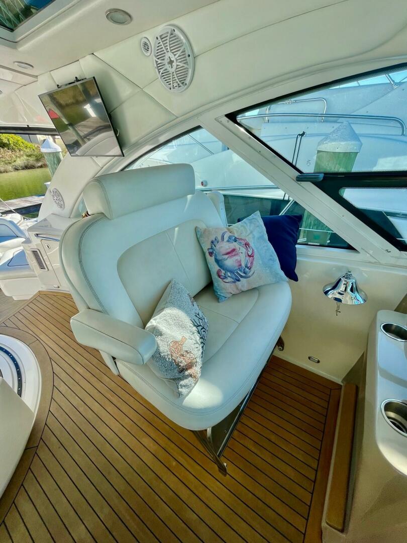 Slide: The Image of 2008 Sea Ray 55 Sundancer POSITIVE VIBES Seating (2) - 4003392