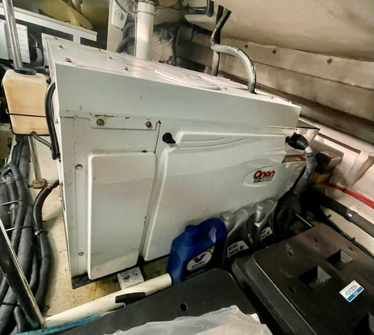 Slide: The Image of 2008 Sea Ray 55 Sundancer POSITIVE VIBES Generator - 4003375