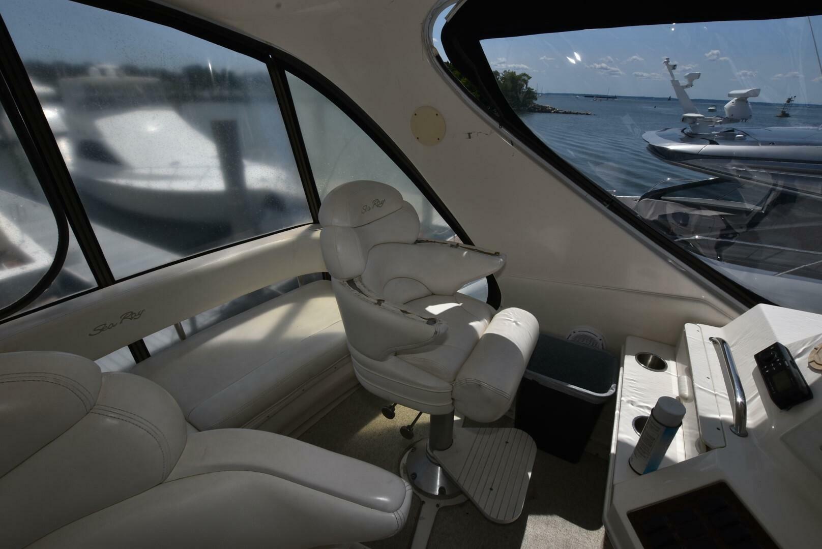 Slide: The Image of Sea Ray 560 Sedan Bridge 2003 - 5029000