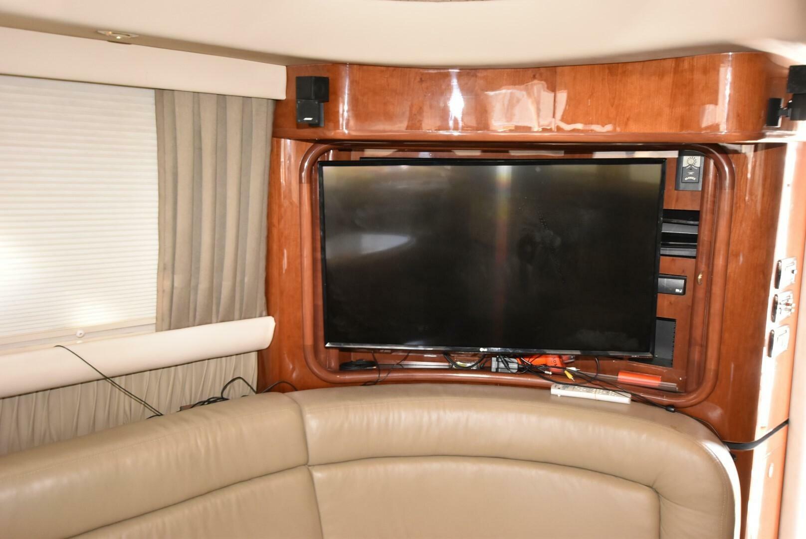 Slide: The Image of Sea Ray 560 Sedan Bridge 2003 - 5029004