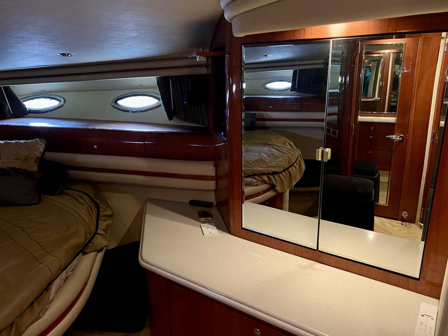 Slide: The Image of 2001 Sea Ray 56 Sedan Bridge Moderation - 3733866