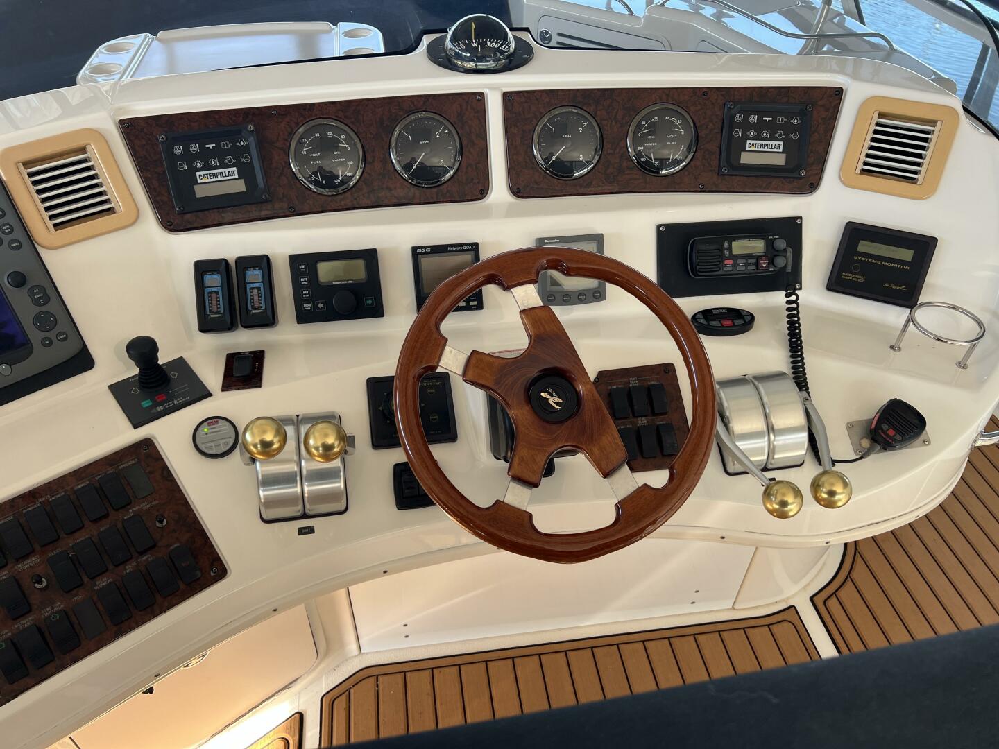 Slide: The Image of 2001 Sea Ray 56 Sedan Bridge Moderation - 3733890