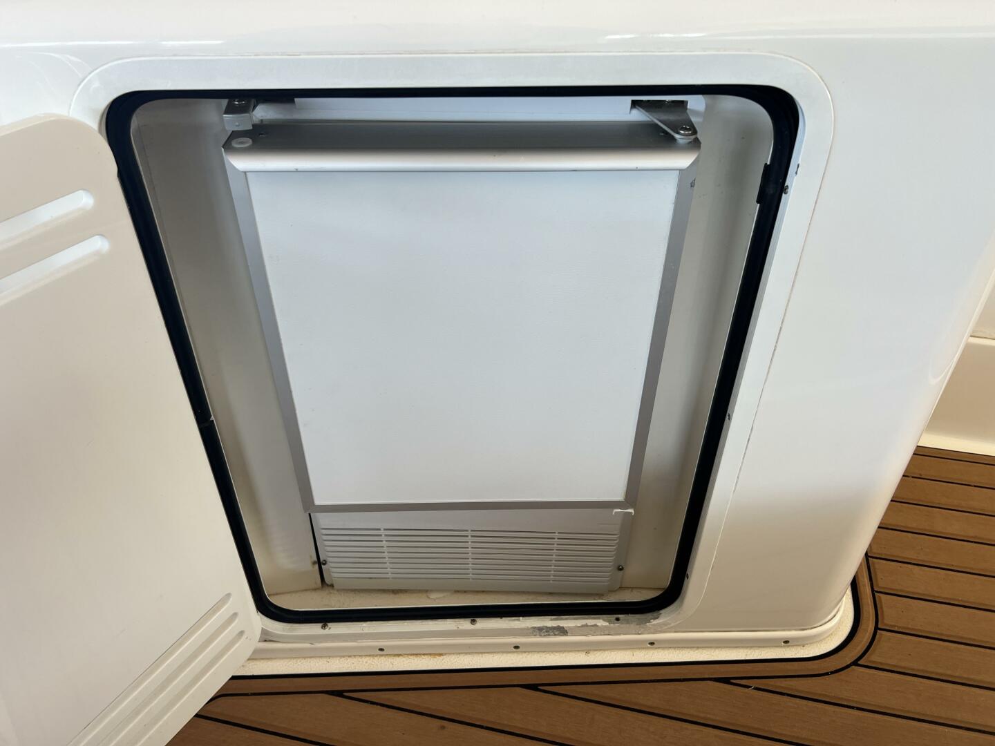 Slide: The Image of 2001 Sea Ray 56 Sedan Bridge Moderation - 3733881
