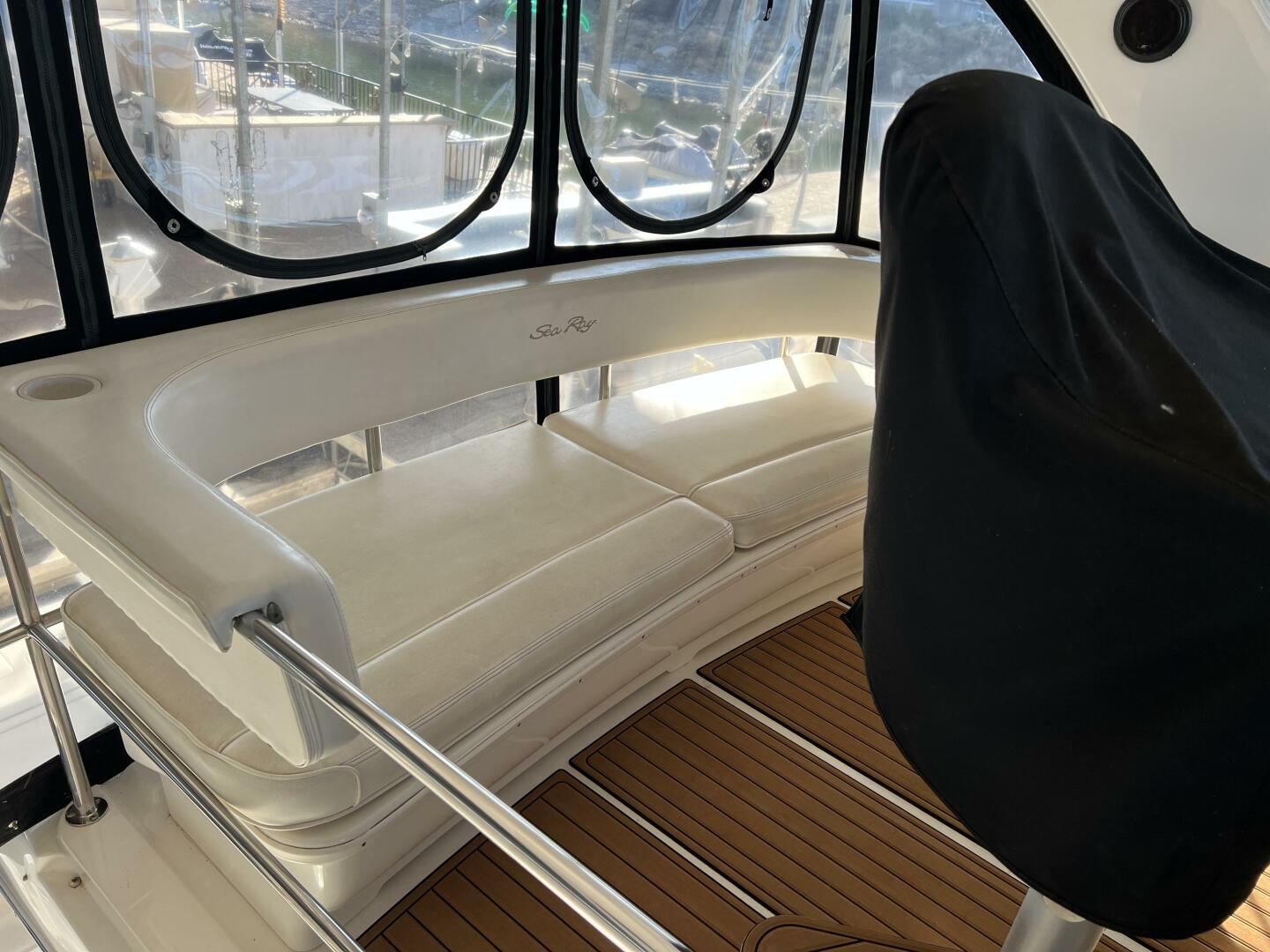 Slide: The Image of 2001 Sea Ray 56 Sedan Bridge Moderation - 3733888
