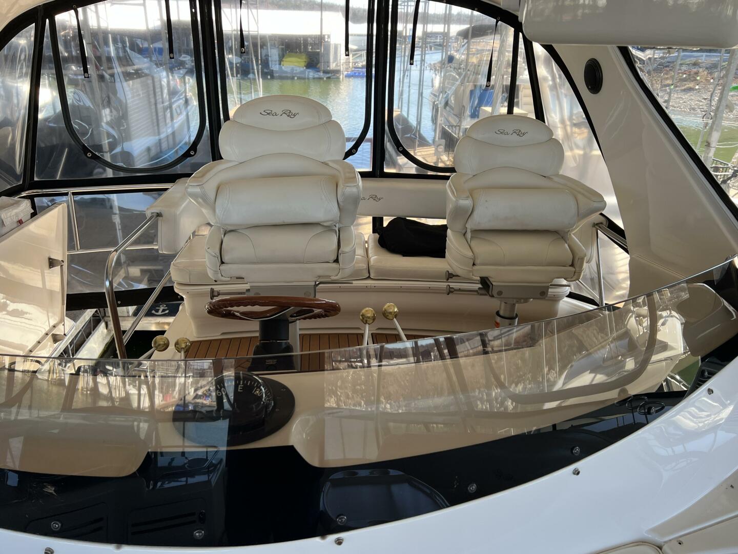 Slide: The Image of 2001 Sea Ray 56 Sedan Bridge Moderation - 3733900