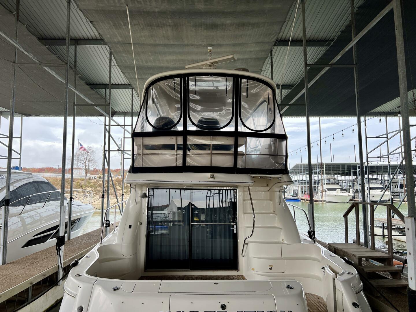 Slide: The Image of 2001 Sea Ray 56 Sedan Bridge Moderation - 3733918