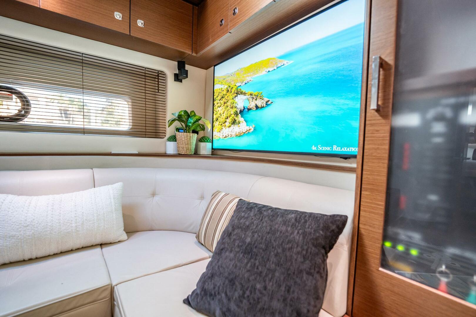 Slide: The Image of Sea Ray 580 Sundancer 2013 - 4429225