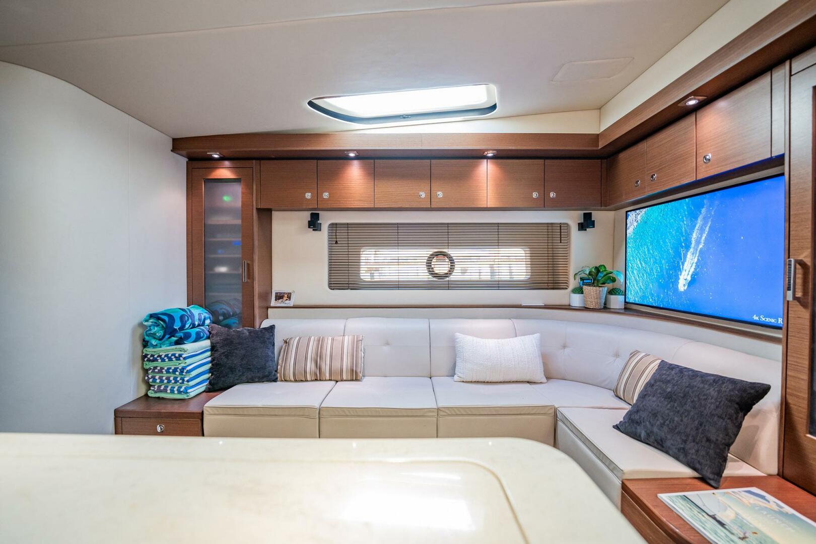Slide: The Image of Sea Ray 580 Sundancer 2013 - 4429229