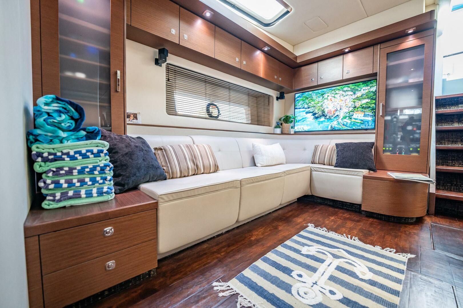 Slide: The Image of Sea Ray 580 Sundancer 2013 - 4429233