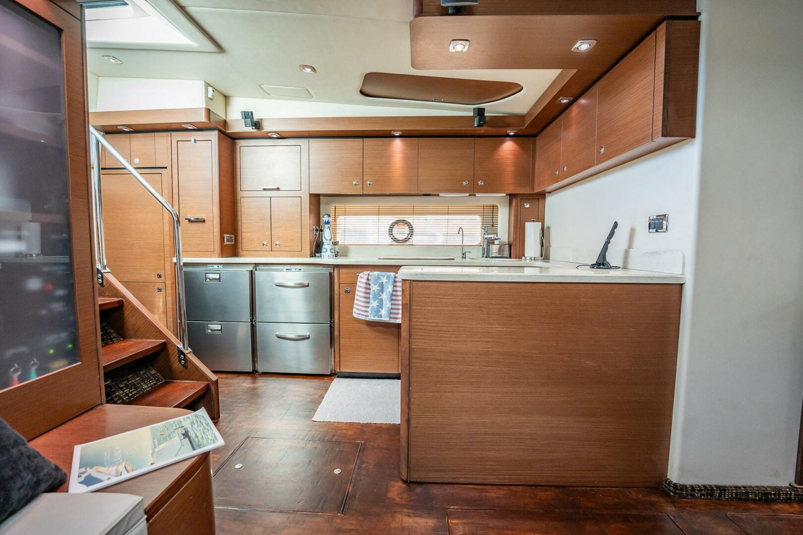 Slide: The Image of Sea Ray 580 Sundancer 2013 - 4429240