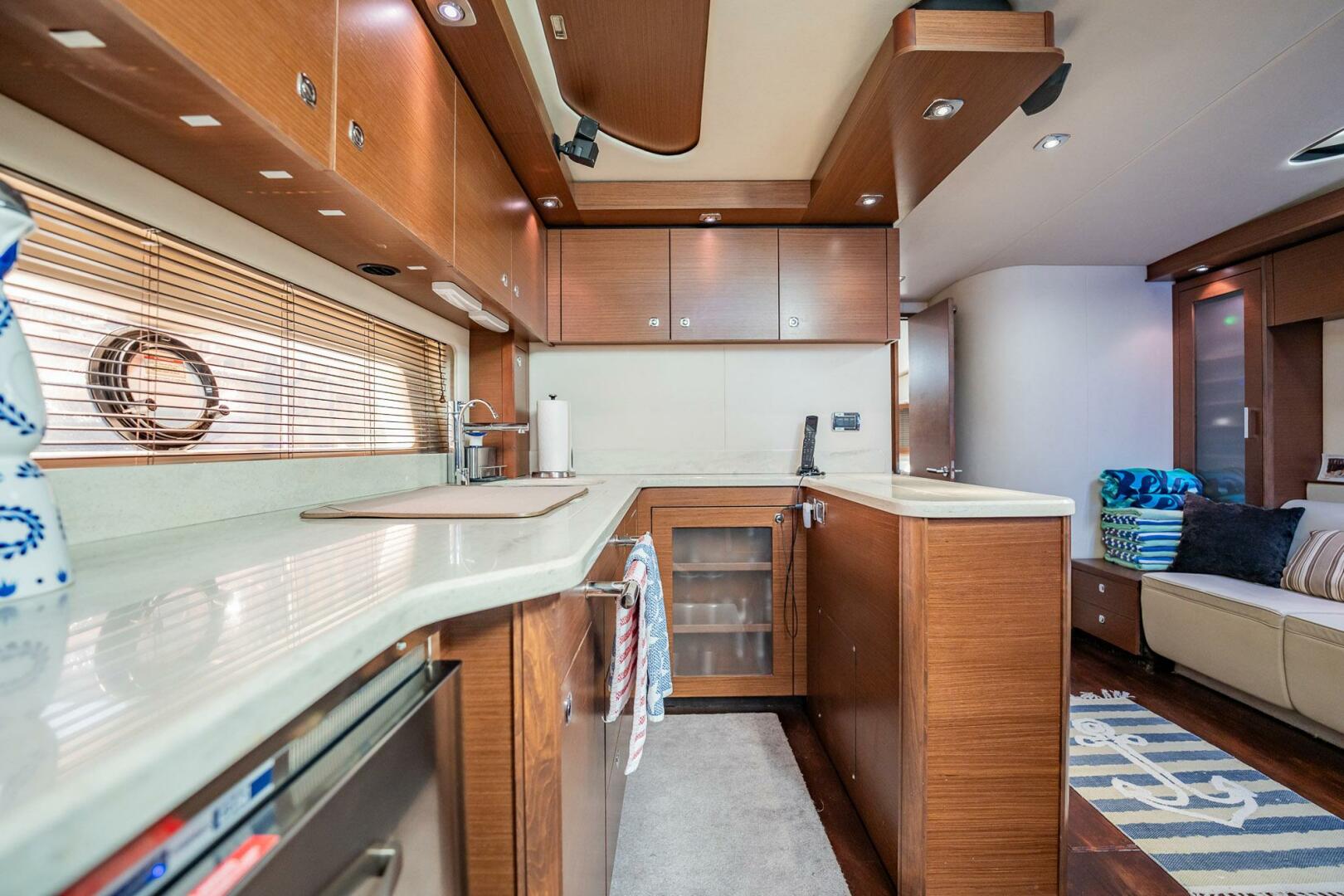 Slide: The Image of Sea Ray 580 Sundancer 2013 - 4429243