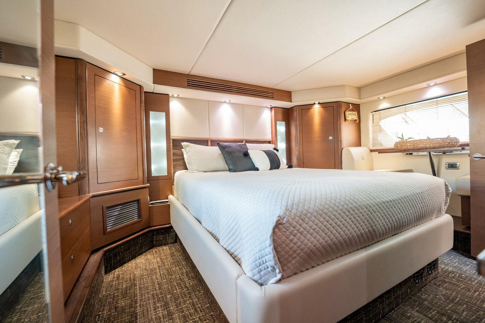 Slide: The Image of Sea Ray 580 Sundancer 2013 - 4429248