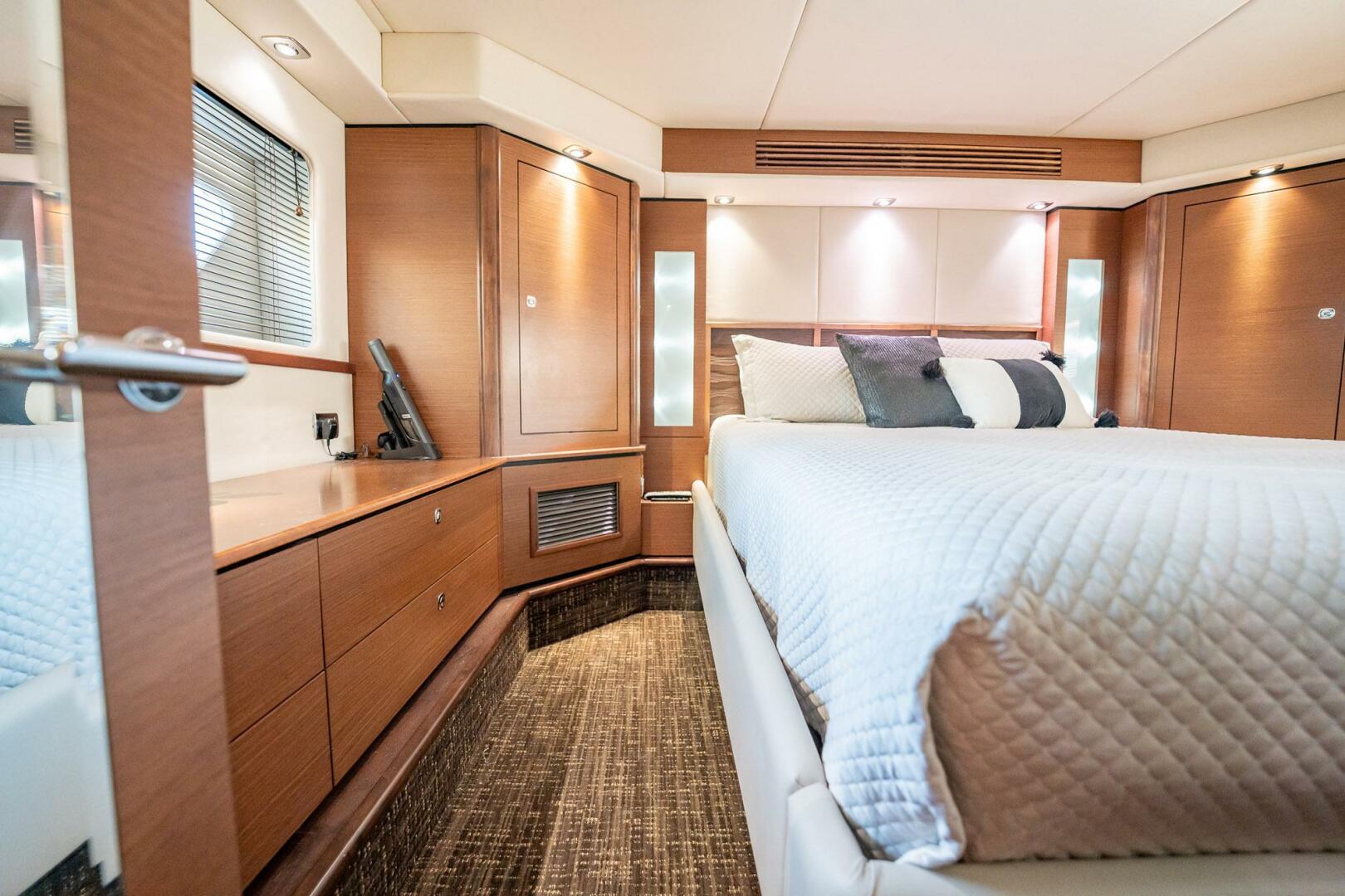 Slide: The Image of Sea Ray 580 Sundancer 2013 - 4429250