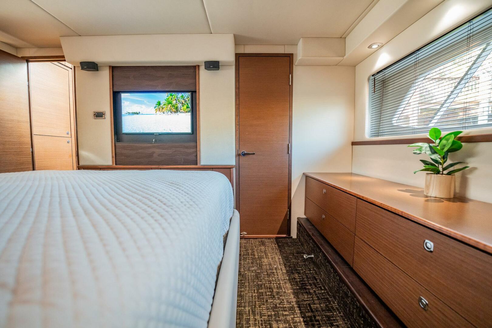 Slide: The Image of Sea Ray 580 Sundancer 2013 - 4429253