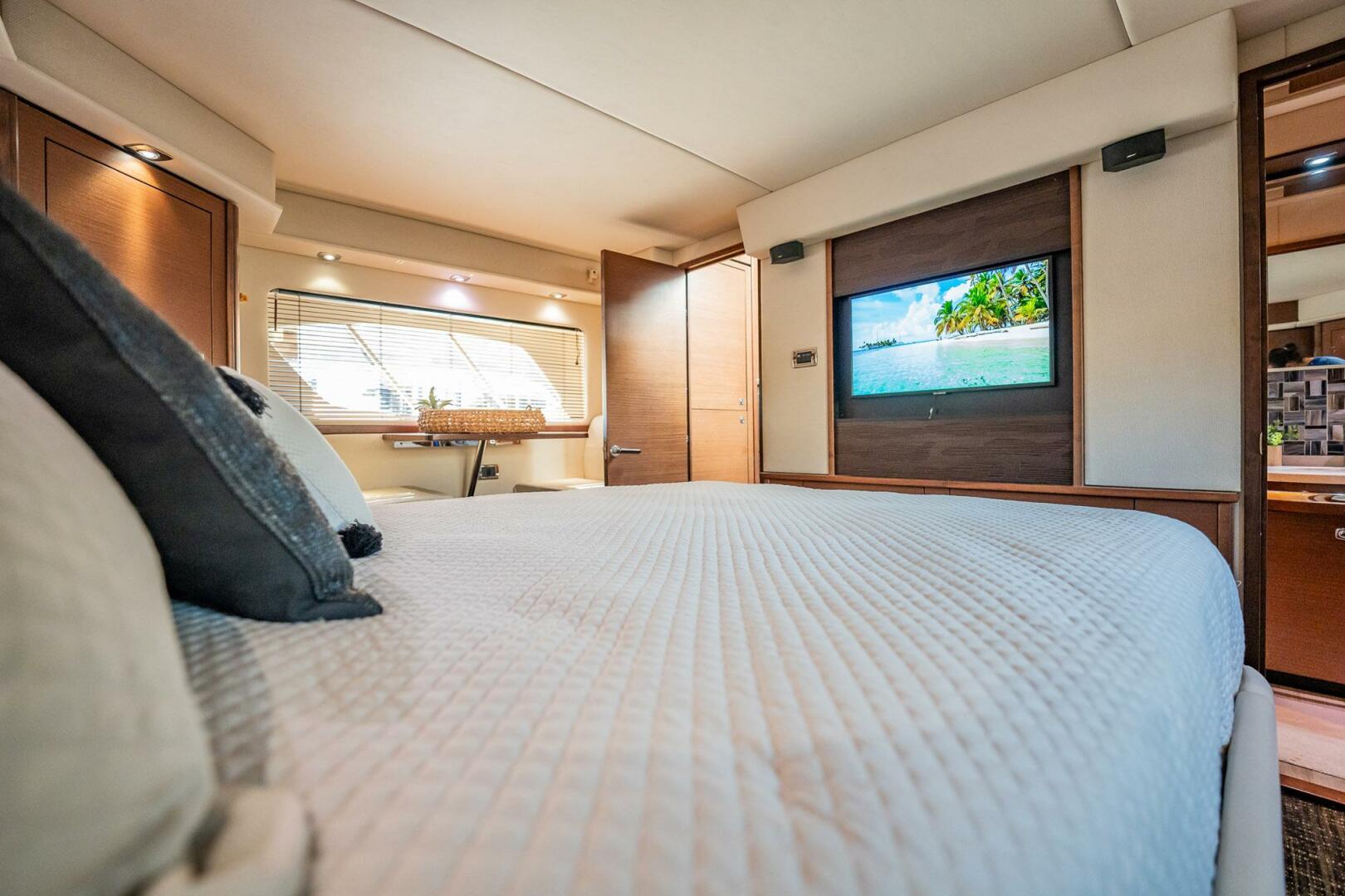 Slide: The Image of Sea Ray 580 Sundancer 2013 - 4429255