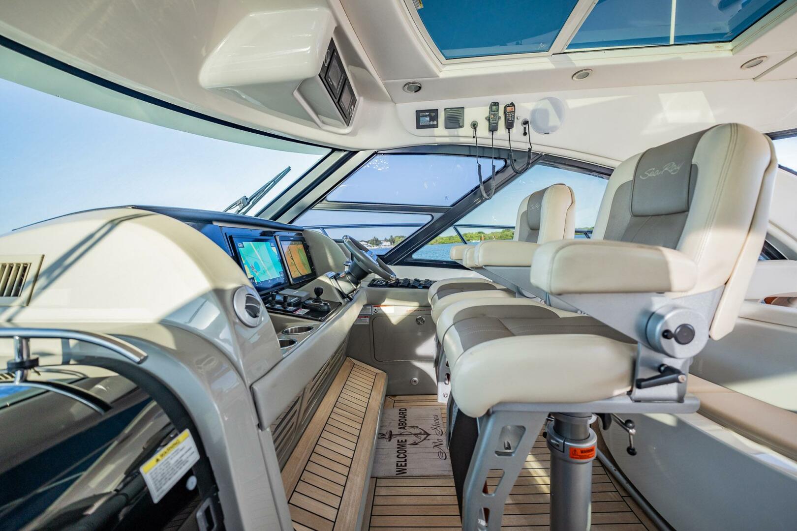 Slide: The Image of Sea Ray 580 Sundancer 2013 - 4429269