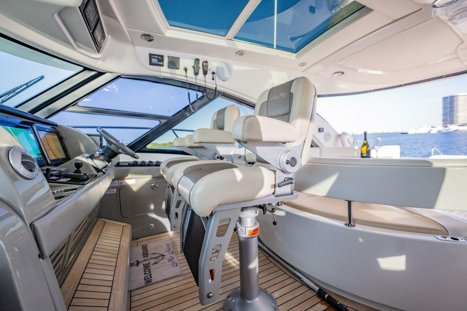 Slide: The Image of Sea Ray 580 Sundancer 2013 - 4429271