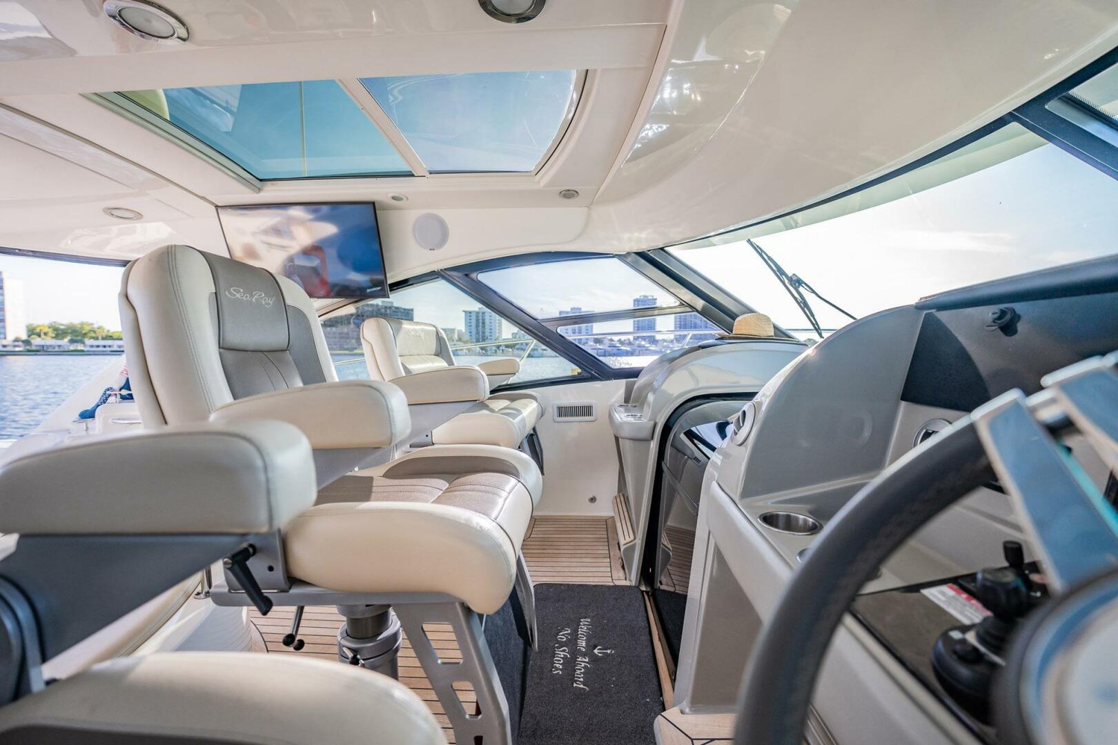 Slide: The Image of Sea Ray 580 Sundancer 2013 - 4429272