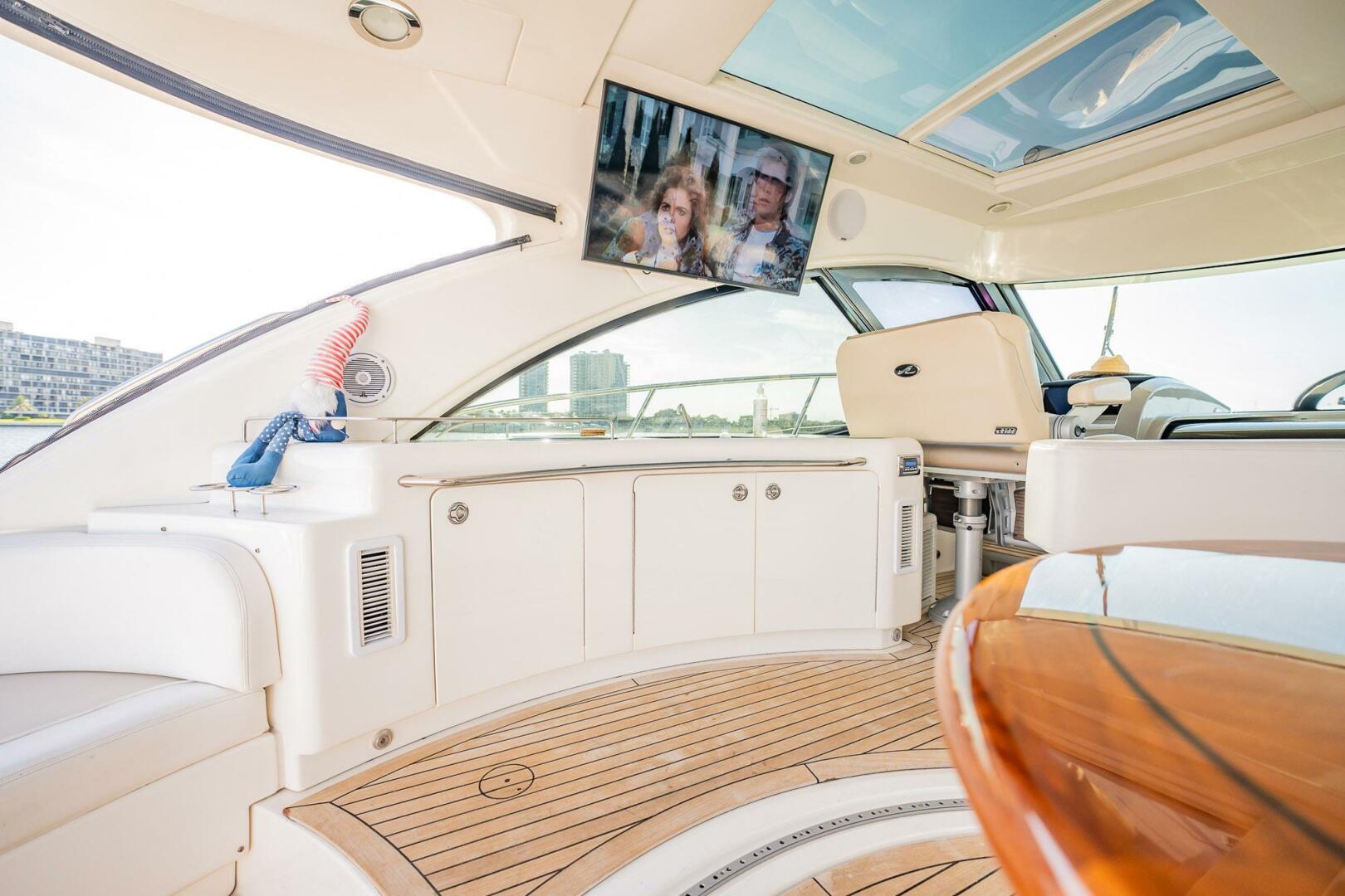 Slide: The Image of Sea Ray 580 Sundancer 2013 - 4429274