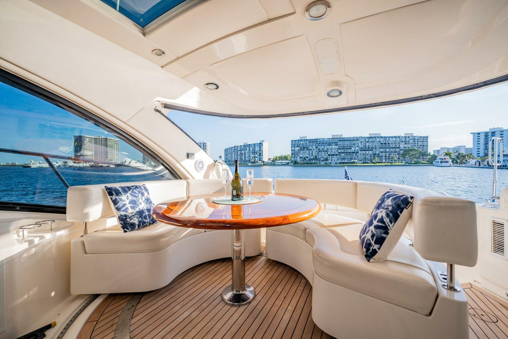 Slide: The Image of Sea Ray 580 Sundancer 2013 - 4429277