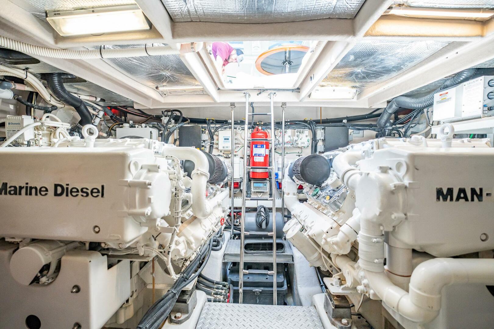 Slide: The Image of Sea Ray 580 Sundancer 2013 - 4429290