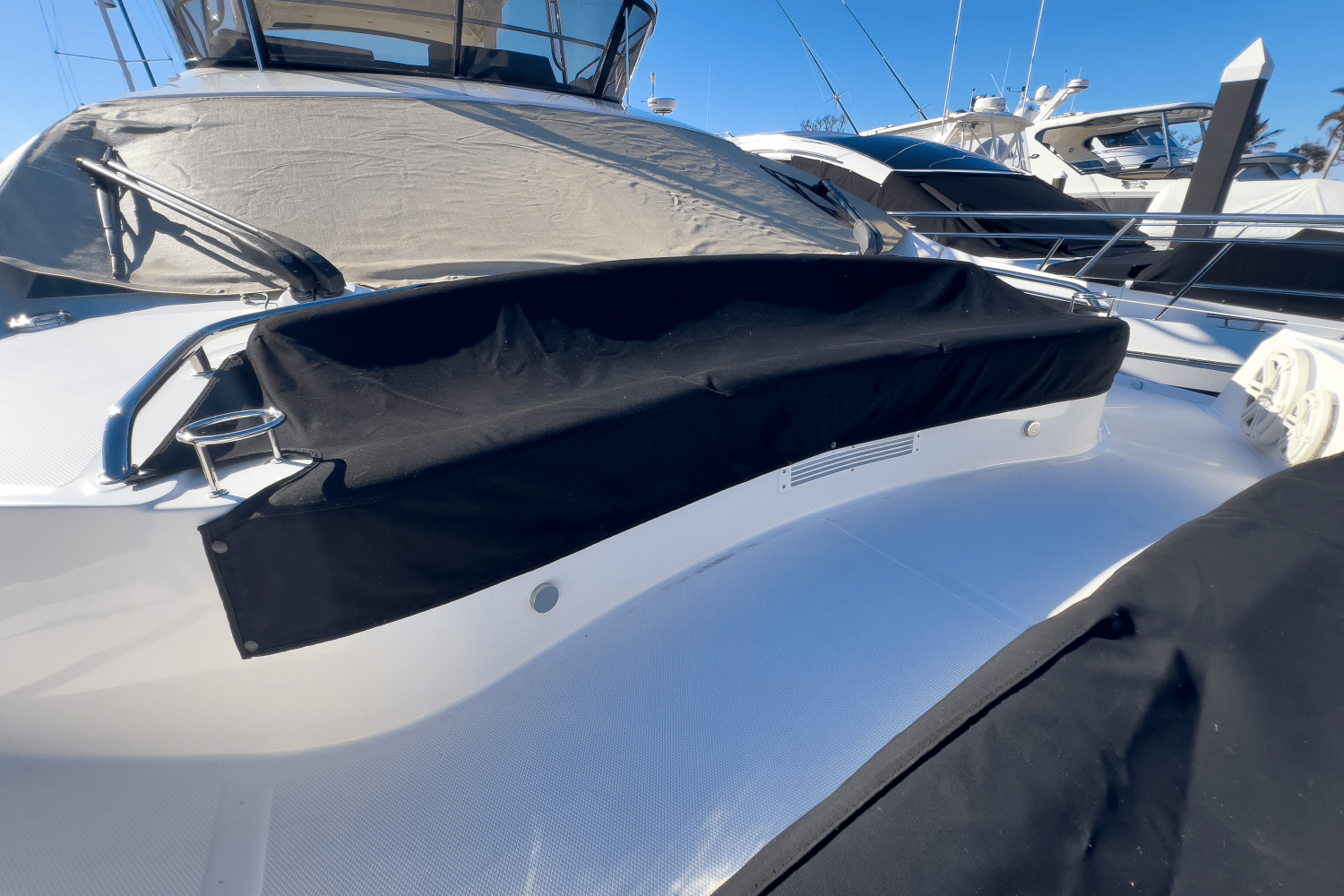 Slide: The Image of Sea Ray 590 FLY 2017 - 103