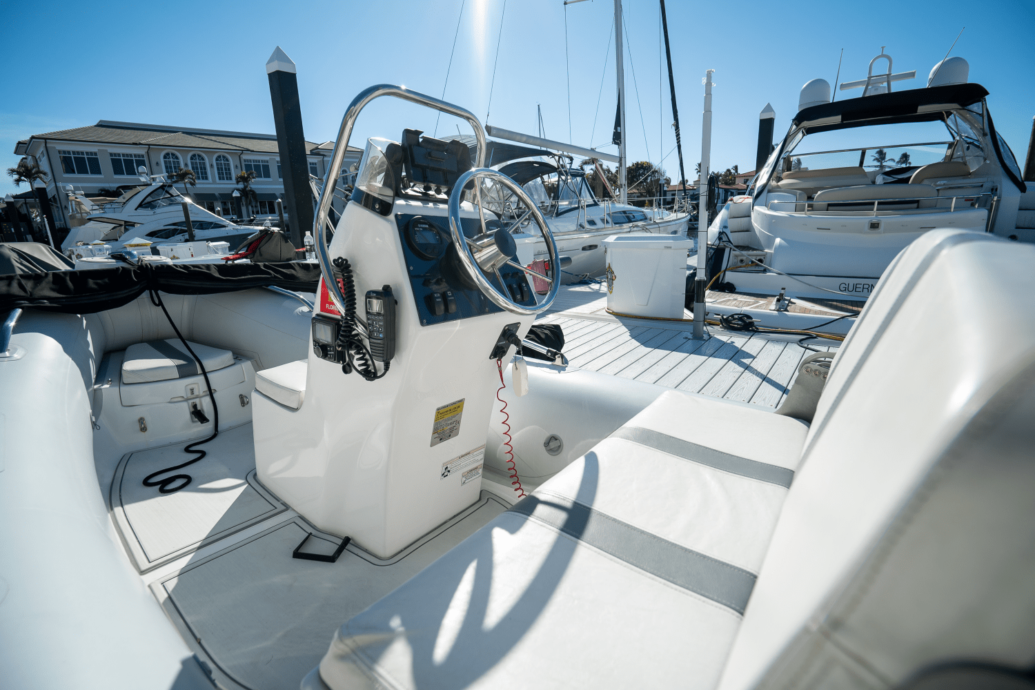 Slide: The Image of Sea Ray 590 FLY 2017 - 108