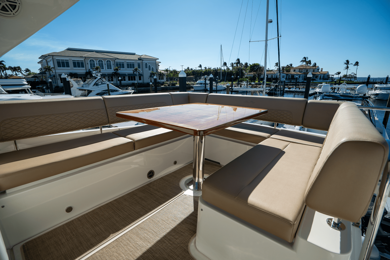 Slide: The Image of Sea Ray 590 FLY 2017 - 12