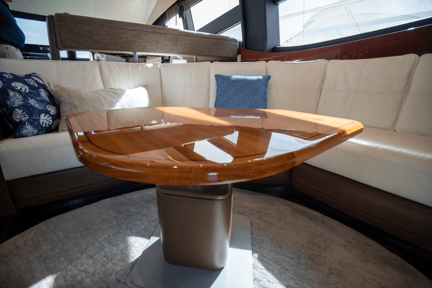 Slide: The Image of Sea Ray 590 FLY 2017 - 37