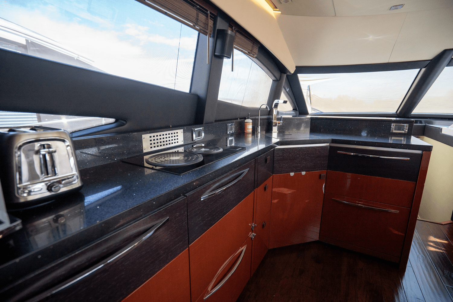 Slide: The Image of Sea Ray 590 FLY 2017 - 46