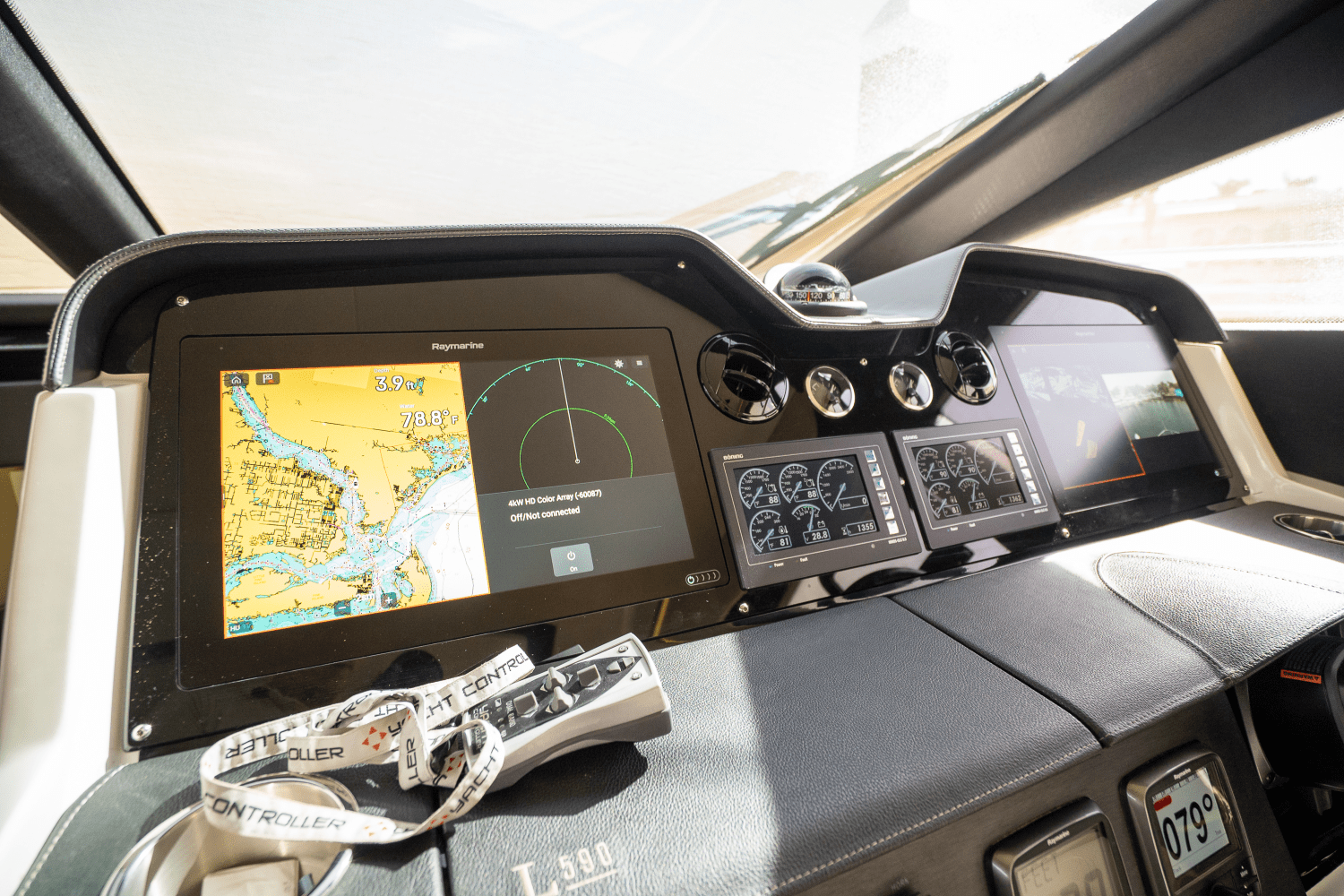 Slide: The Image of Sea Ray 590 FLY 2017 - 54