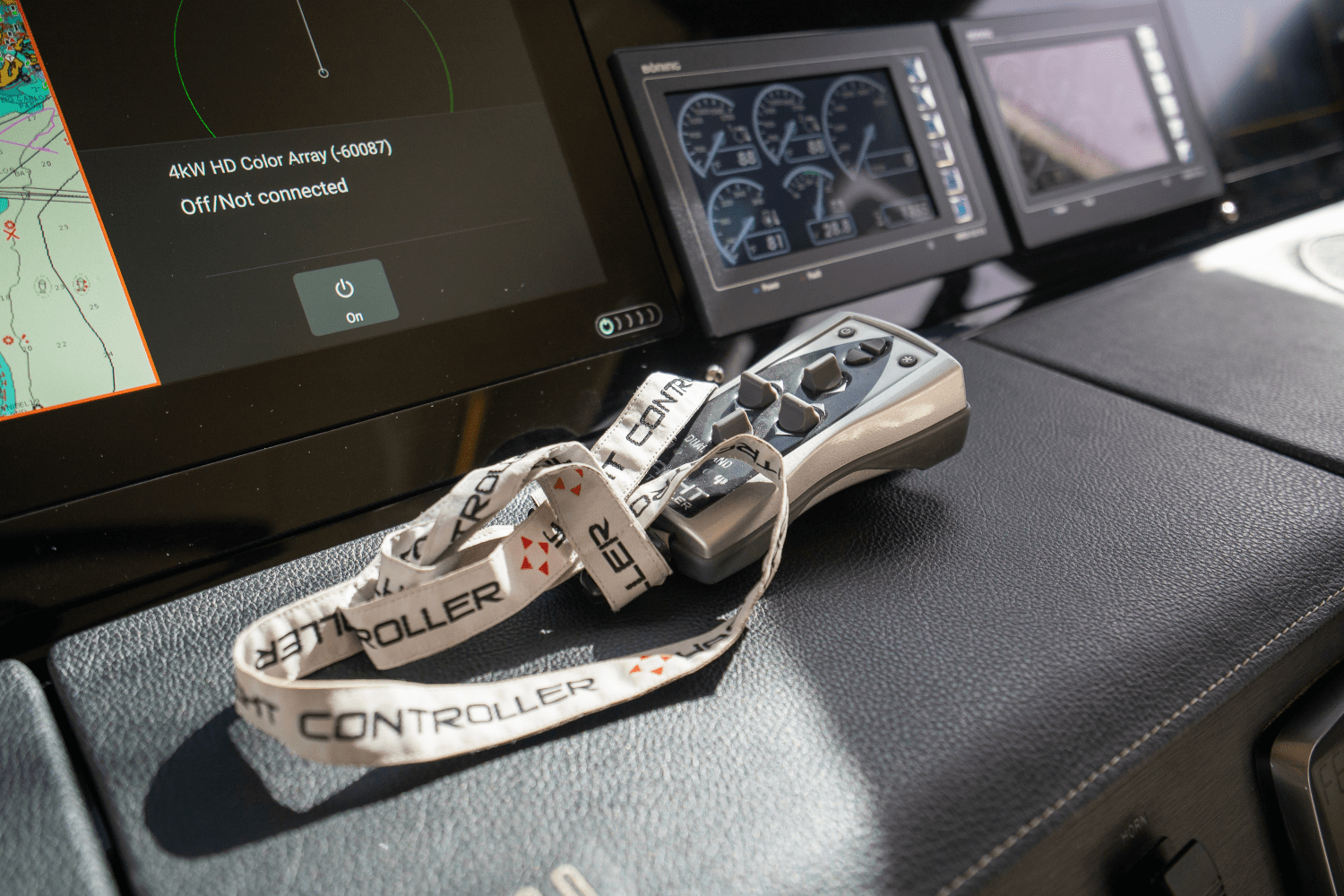 Slide: The Image of Sea Ray 590 FLY 2017 - 55