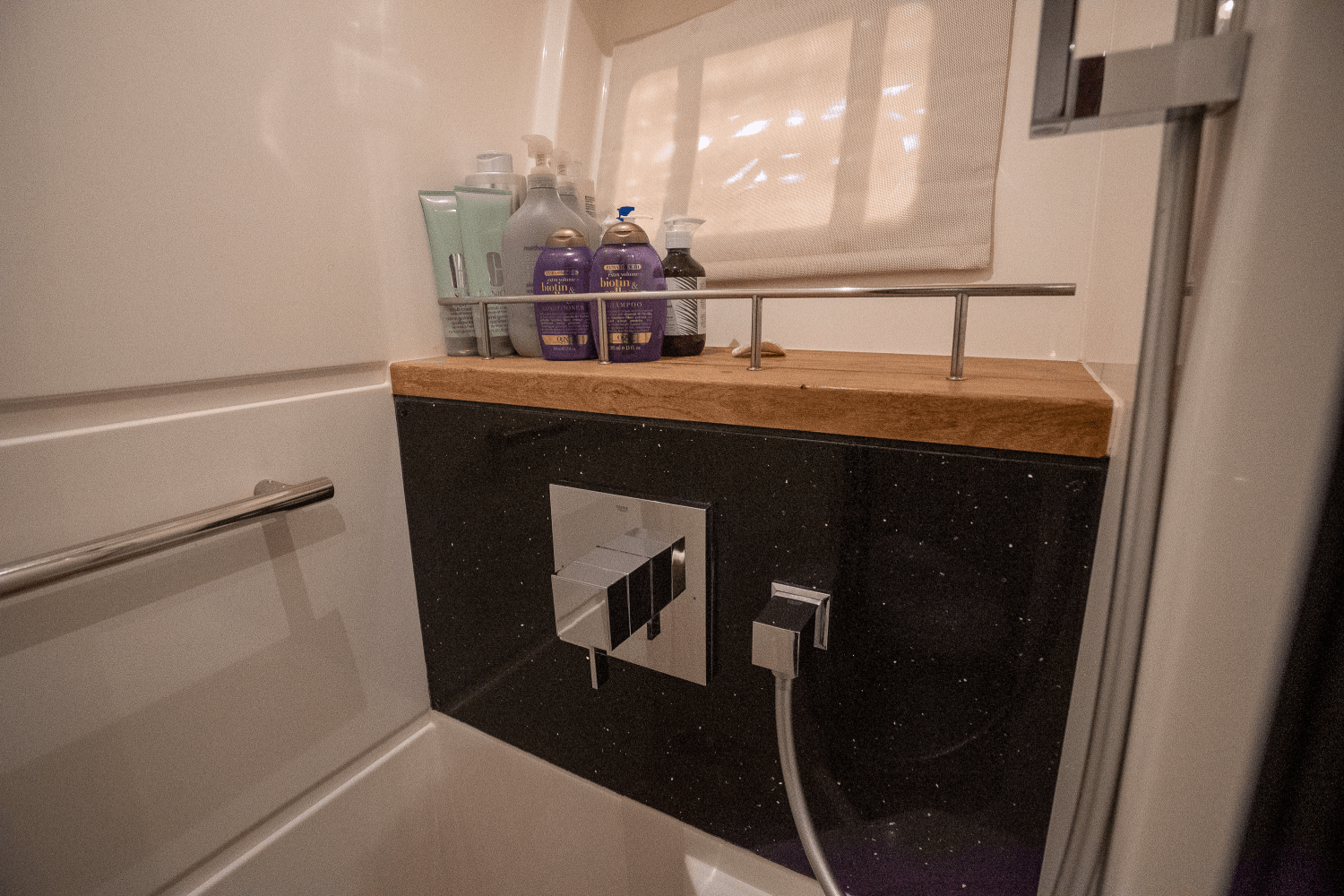 Slide: The Image of Sea Ray 590 FLY 2017 - 67