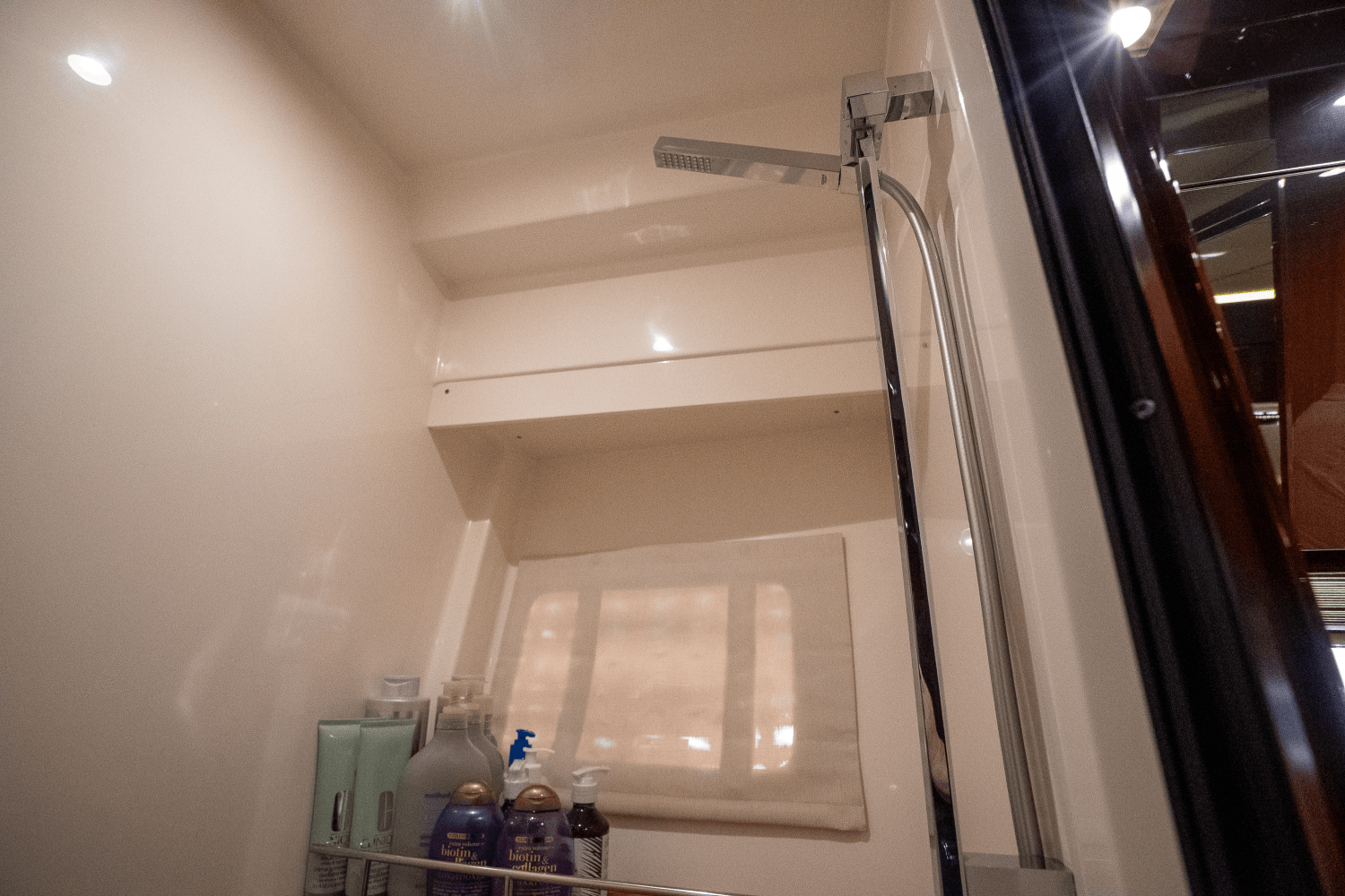 Slide: The Image of Sea Ray 590 FLY 2017 - 68