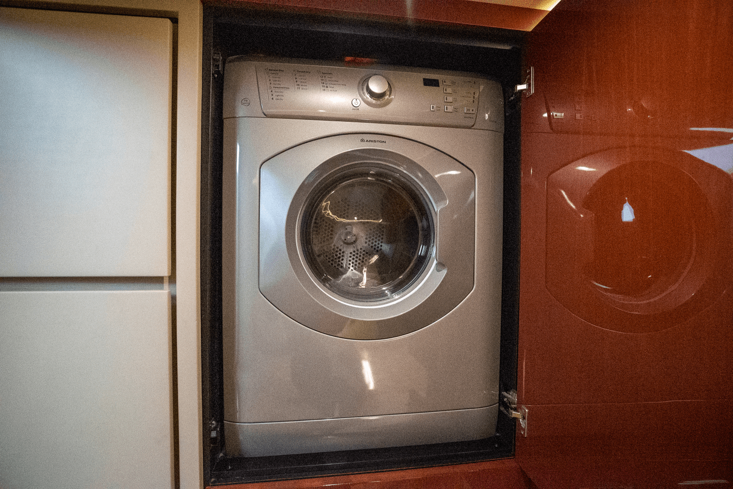 Slide: The Image of Sea Ray 590 FLY 2017 - 73