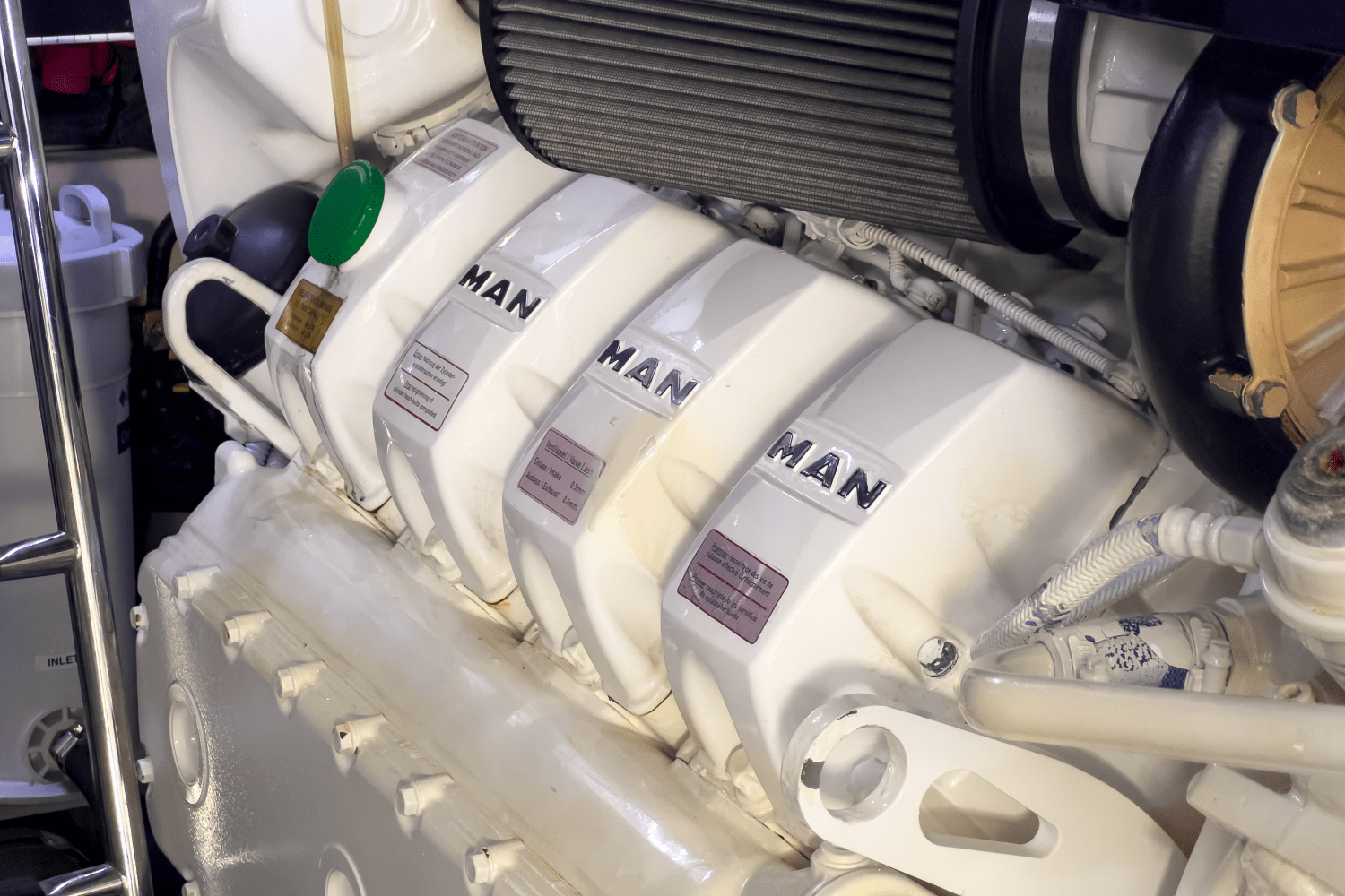 Slide: The Image of Sea Ray 590 FLY 2017 - 93