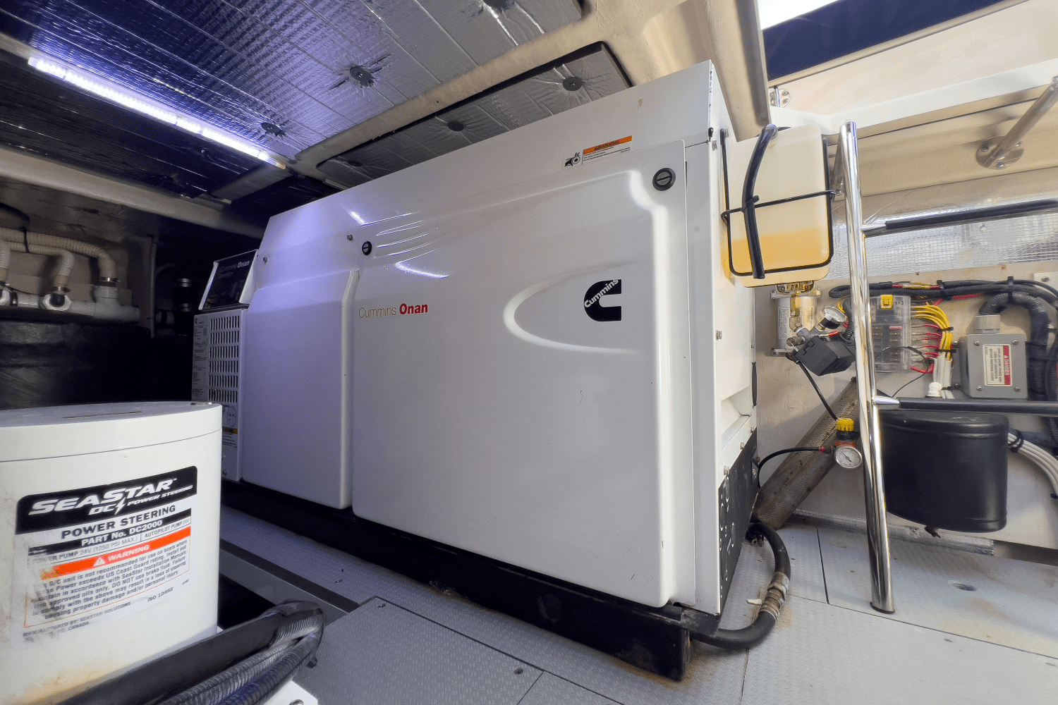 Slide: The Image of Sea Ray 590 FLY 2017 - 96