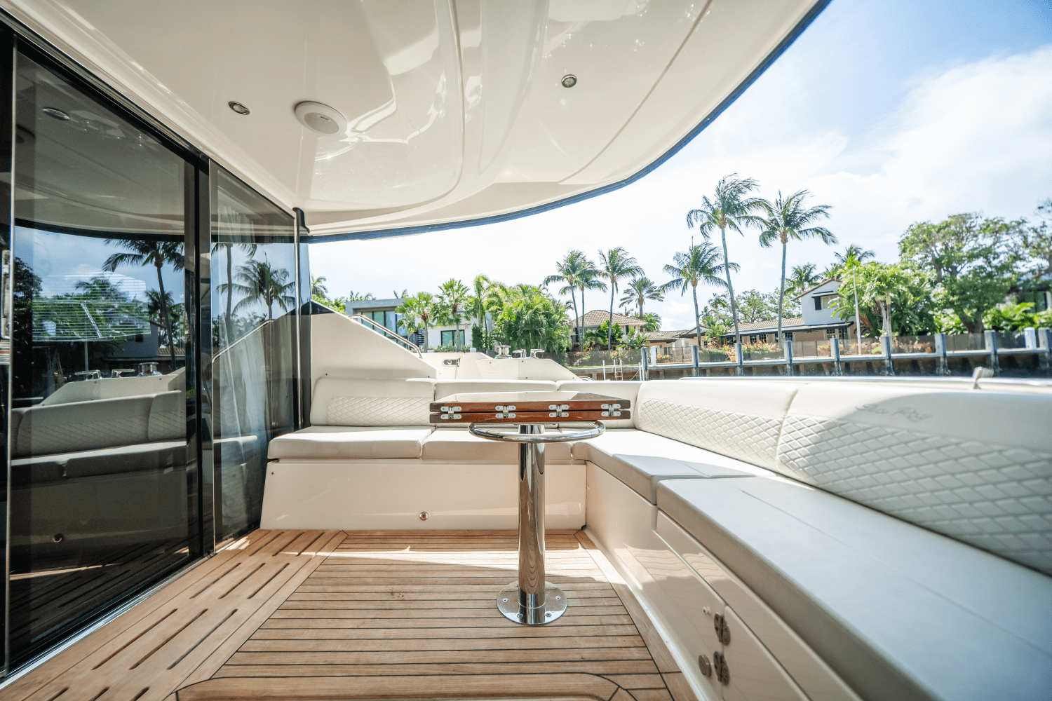 Slide: The Image of Sea Ray 59 FLY 2018 - 7