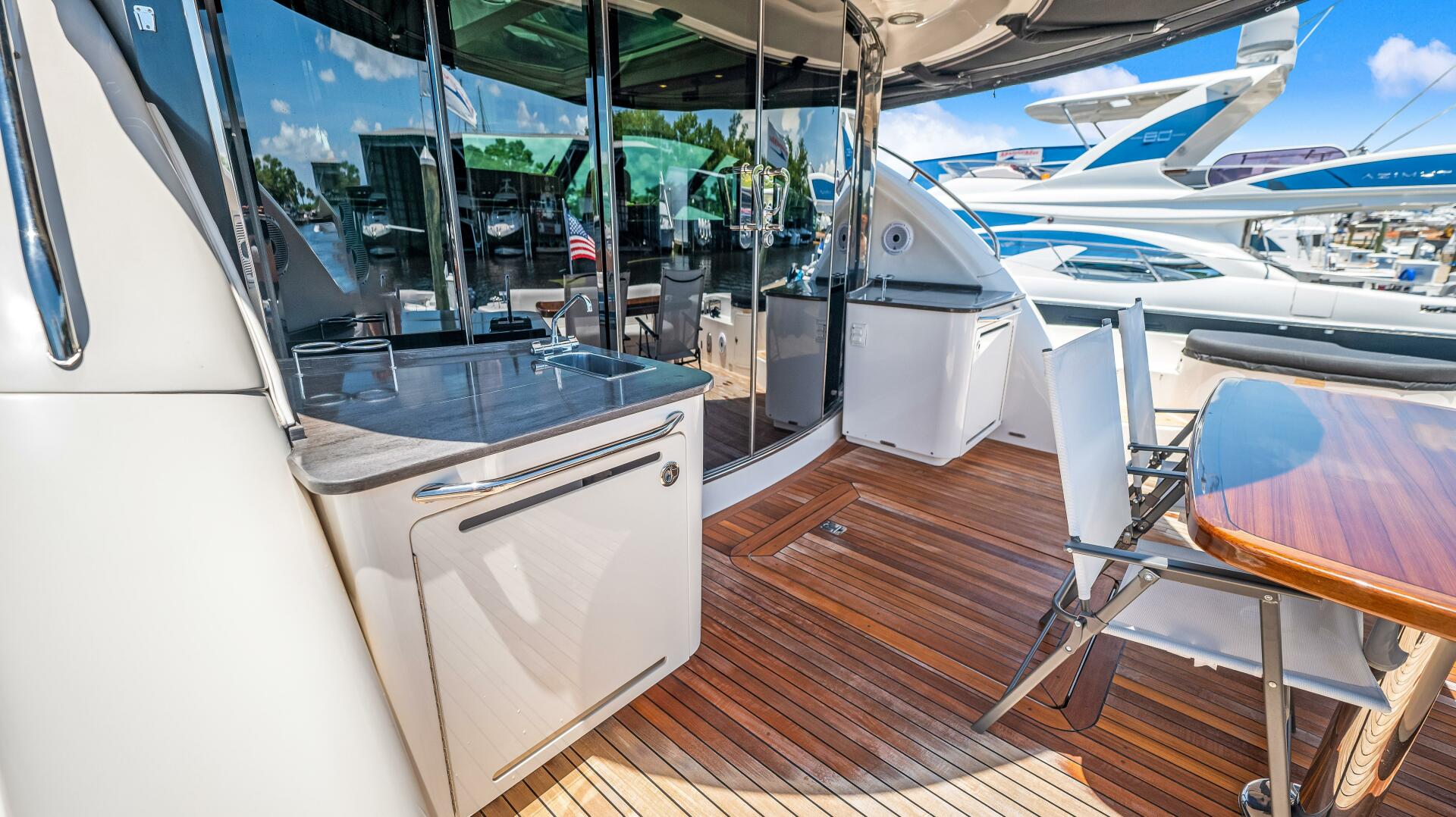 Slide: The Image of Sea Ray 610 SUNDANCER 2013 - 3818551
