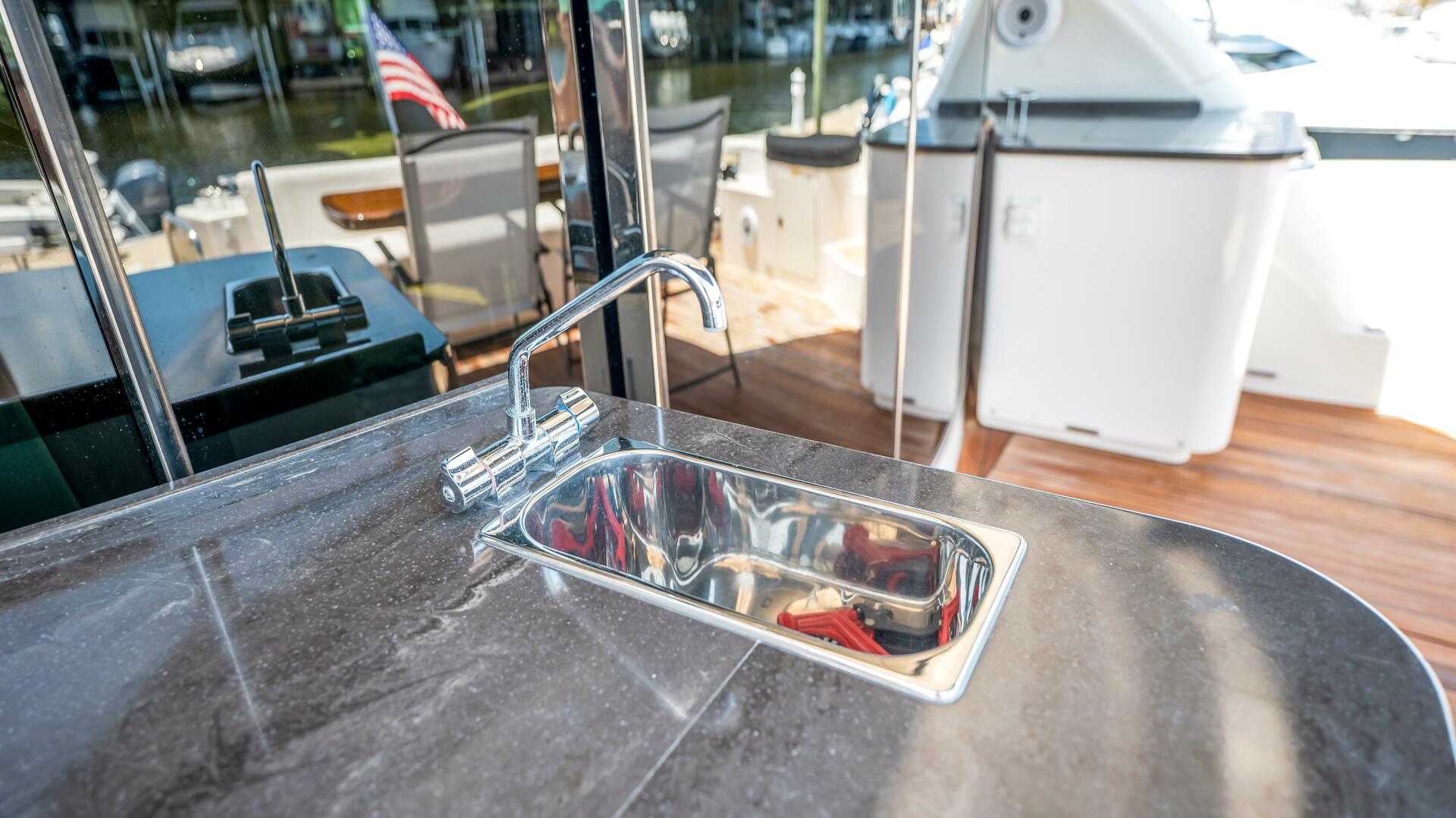 Slide: The Image of Sea Ray 610 SUNDANCER 2013 - 3818552