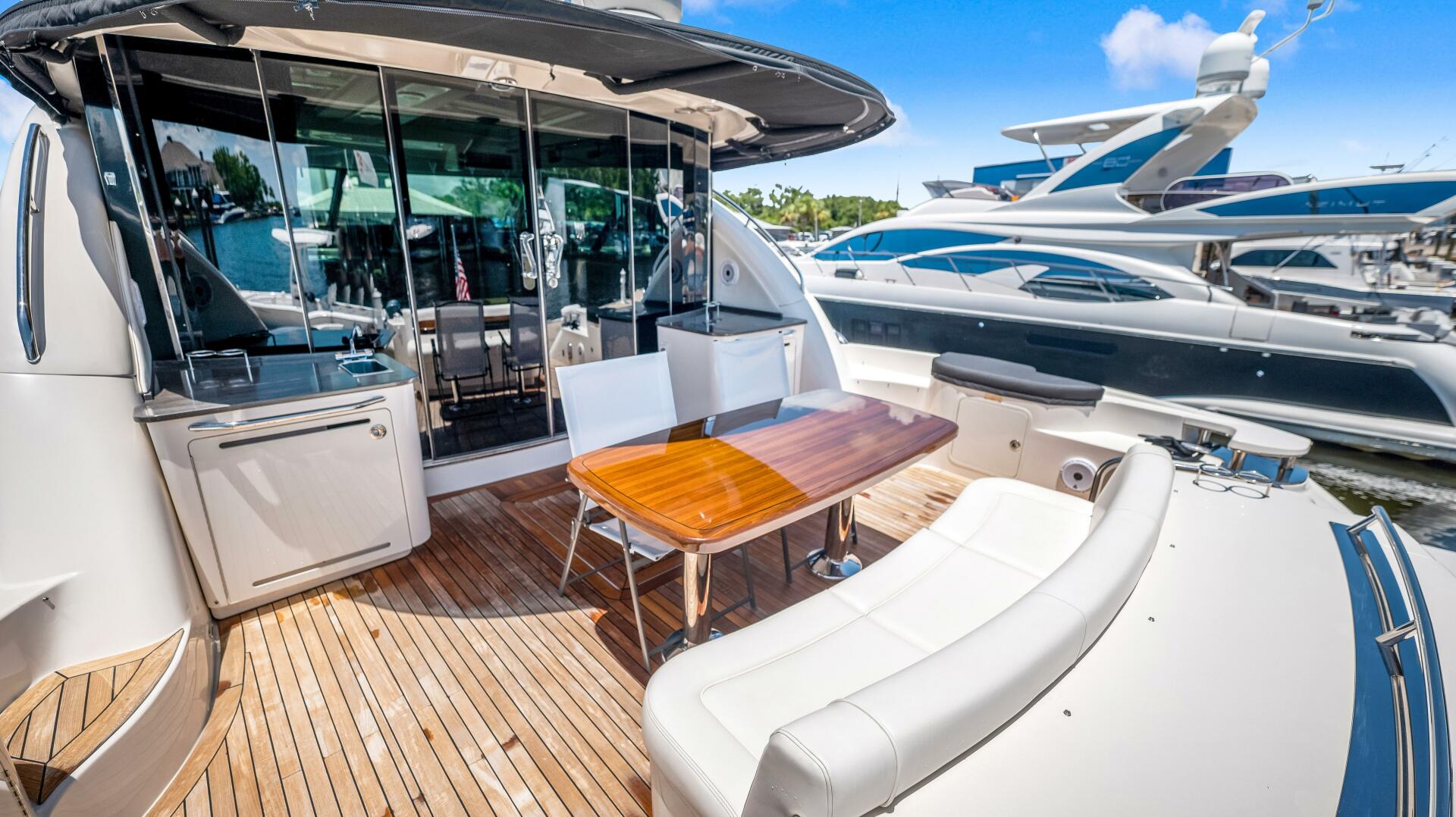 Slide: The Image of Sea Ray 610 SUNDANCER 2013 - 3818554