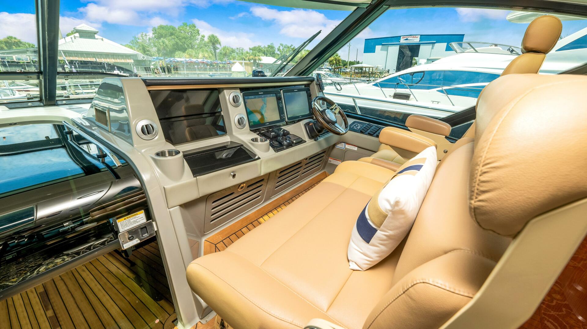 Slide: The Image of Sea Ray 610 SUNDANCER 2013 - 3818557
