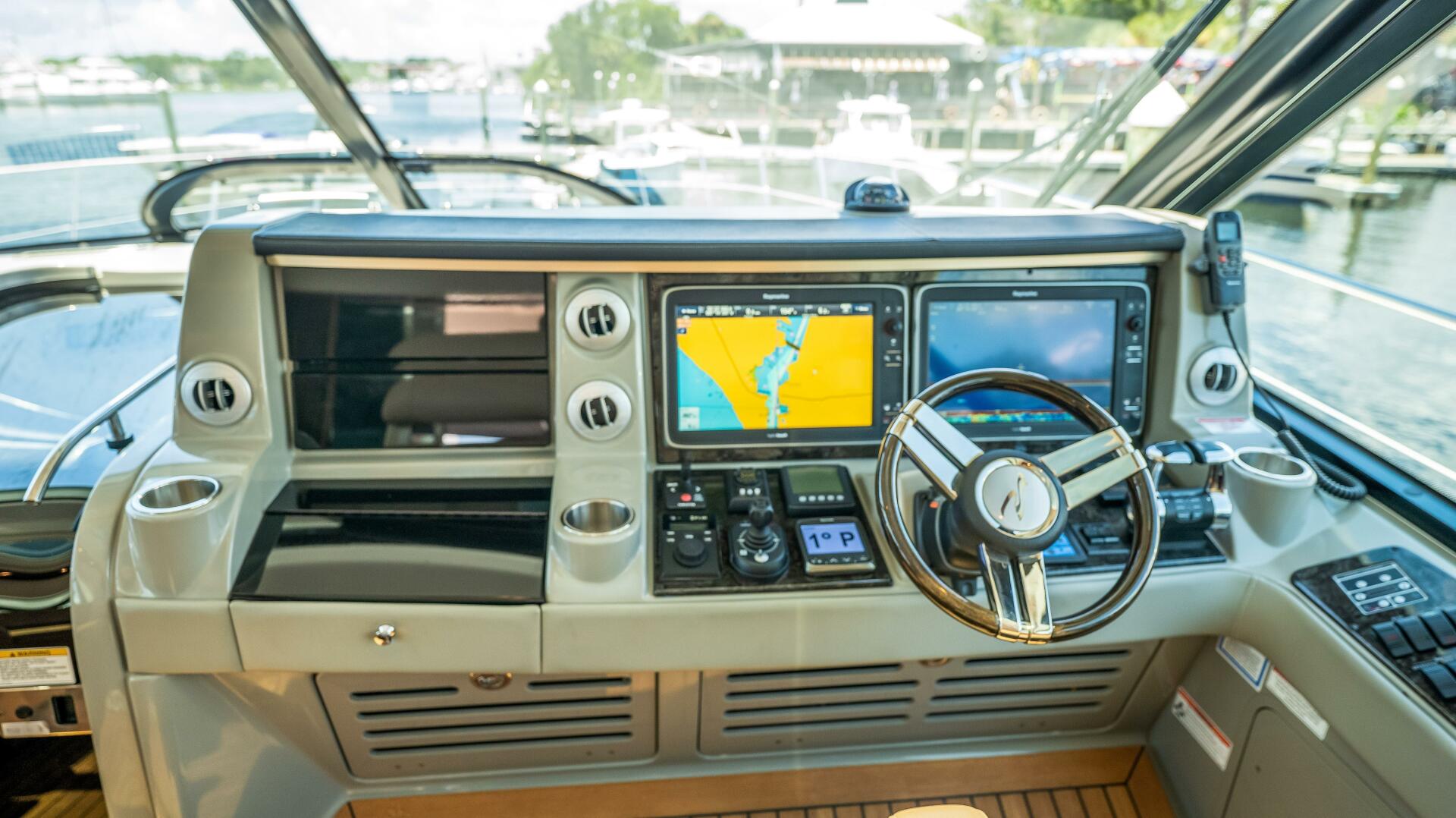 Slide: The Image of Sea Ray 610 SUNDANCER 2013 - 3818569