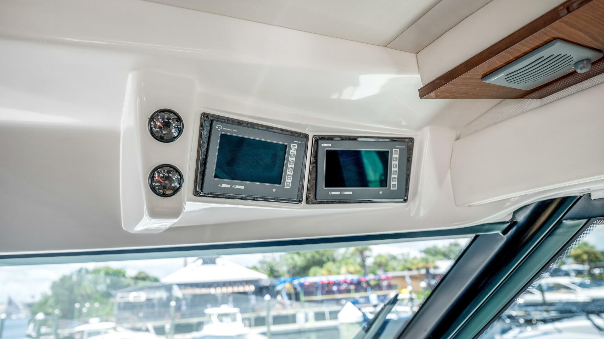 Slide: The Image of Sea Ray 610 SUNDANCER 2013 - 3818570