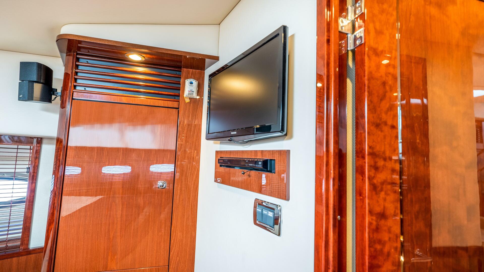 Slide: The Image of Sea Ray 610 SUNDANCER 2013 - 3818576