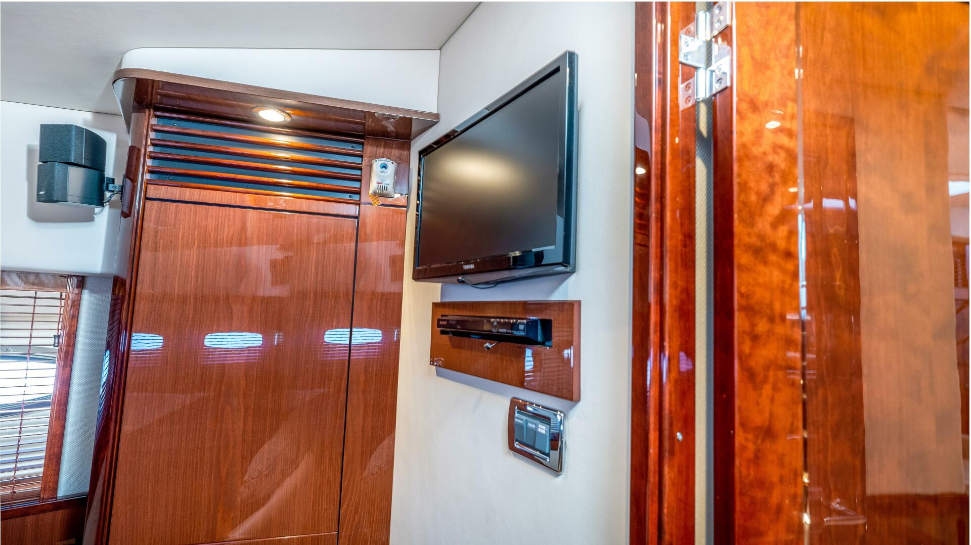 Slide: The Image of Sea Ray 610 SUNDANCER 2013 - 3818577