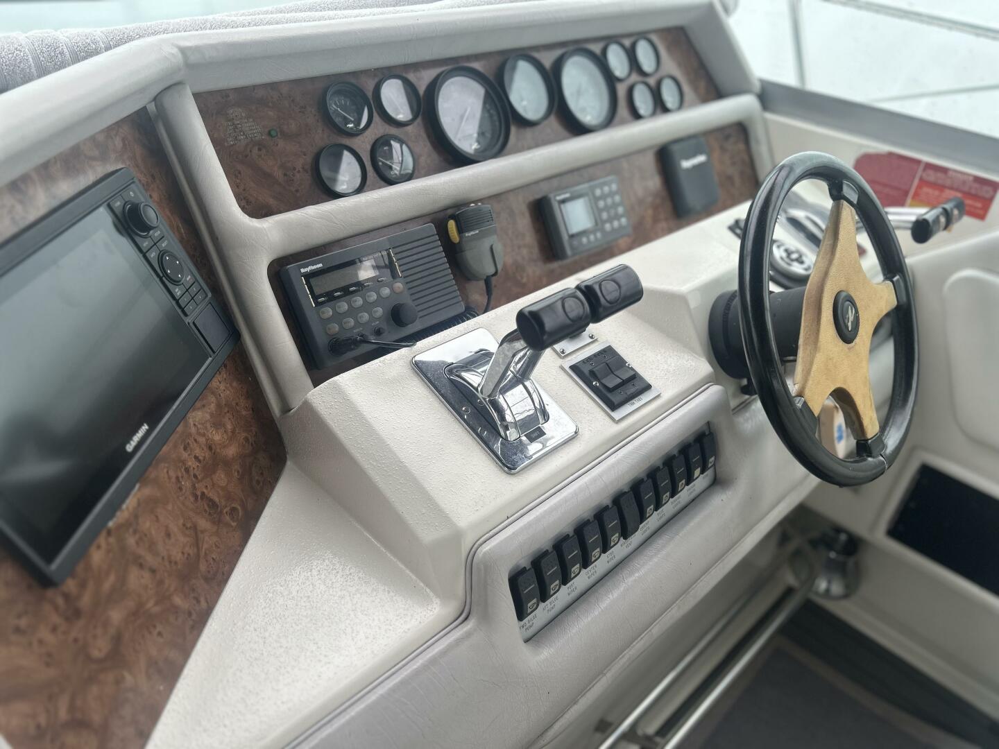 Slide: The Image of Sea Ray Express Cruiser 1994 - 5165814