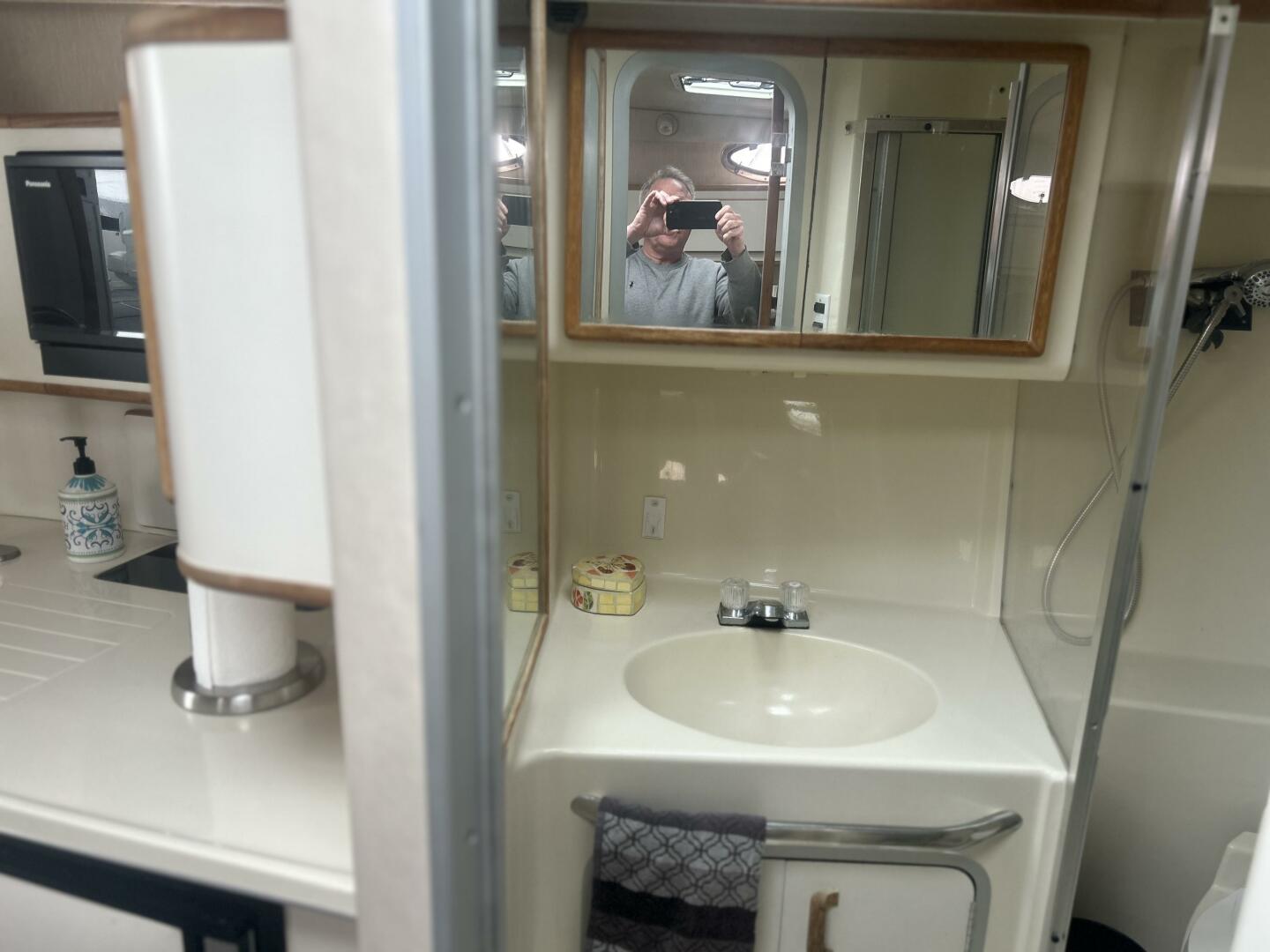 Slide: The Image of Sea Ray Express Cruiser 1994 - 5165816