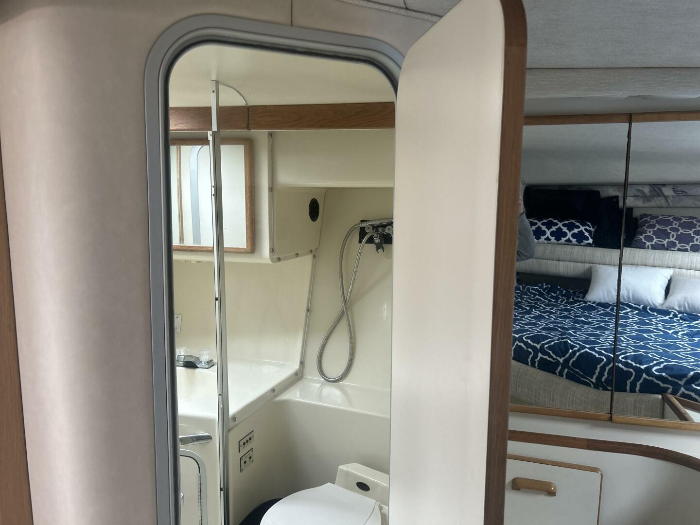 Slide: The Image of Sea Ray Express Cruiser 1994 - 5165839