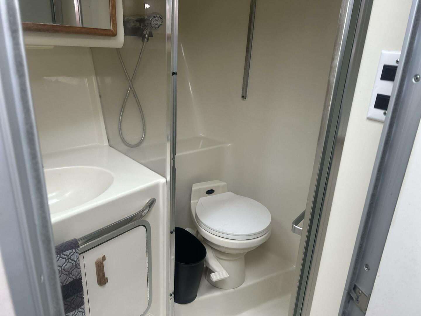 Slide: The Image of Sea Ray Express Cruiser 1994 - 5165846